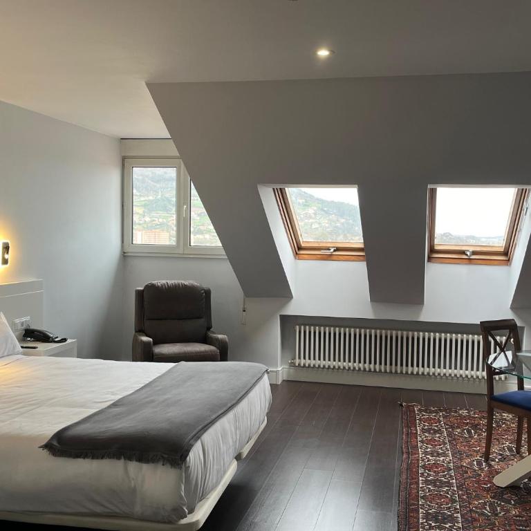 Hotel Gran Regente - Estudio - 3
