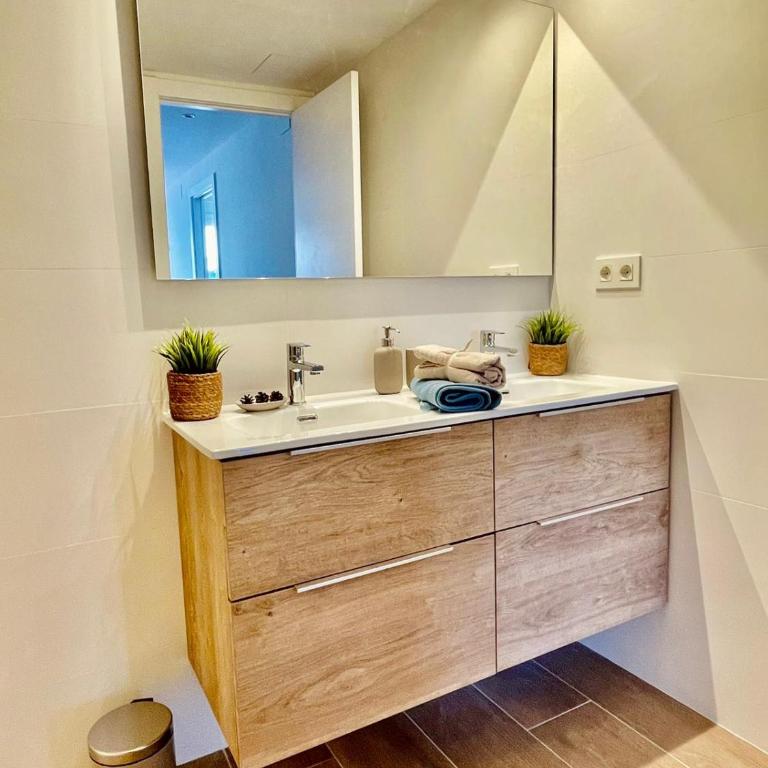 Femina Blue - One-Bedroom Apartment - 33