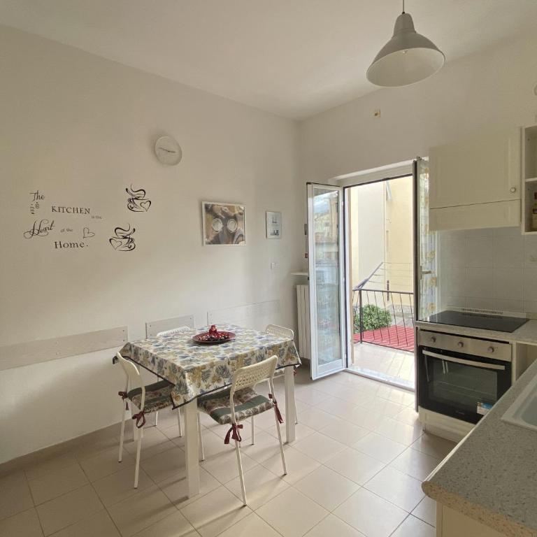 EUCALYPTI11 - Ampio alloggio ristrutturato con 3 camere, 2 bagni, terrazzo, balcone - Apartment mit 2 Schlafzimmern - 18
