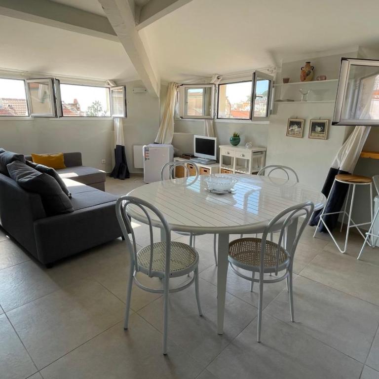 2 Bedroom near March Forville, quiet and convenient, 5 minutes walk from Palais - Appartement - 2