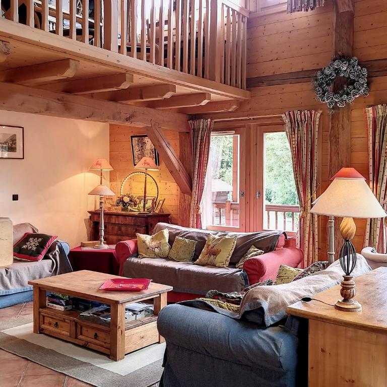 Chalet rénové 3 étoiles, 14 pers, vue Mont Blanc, Wifi - Chalet 3 Chambres - 1