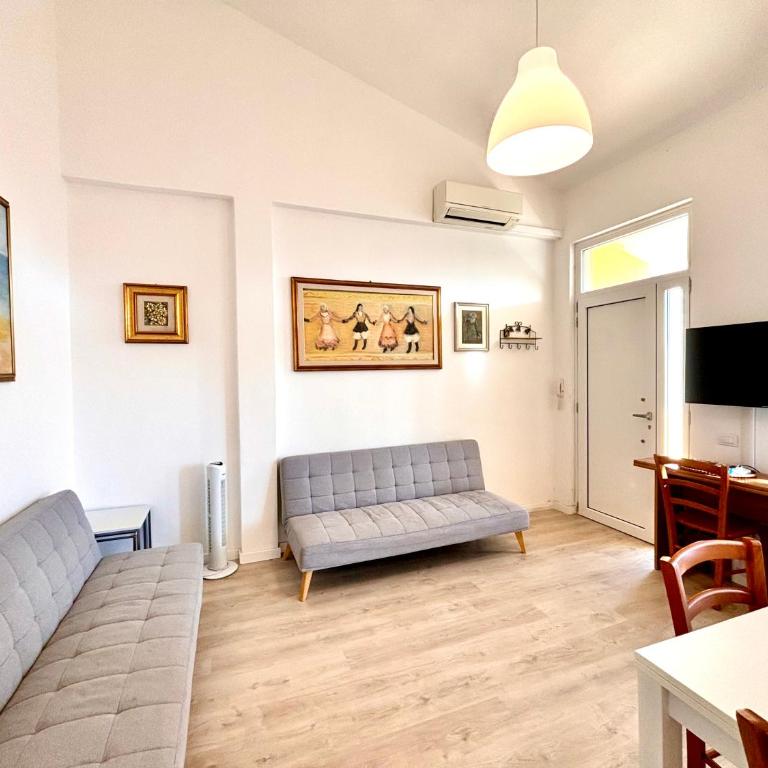 Villa Poetto Beach by Home and Experience , Cagliari, Poetto - Two-Bedroom Apartment - 6