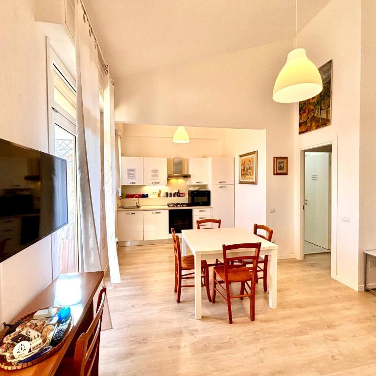 Villa Poetto Beach by Home and Experience , Cagliari, Poetto - Two-Bedroom Apartment - 5