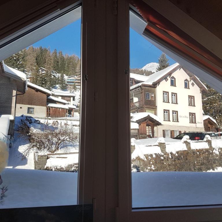 Stylish Penthouse Near Congress Center WEF - Apartment mit 2 Schlafzimmern und Bergblick - 12