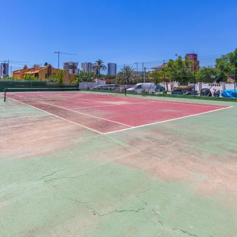 Paraíso Familiar en Marisol Park Bungalow con Piscina, Tenis y Parking - Casa de 2 dormitorios - 24