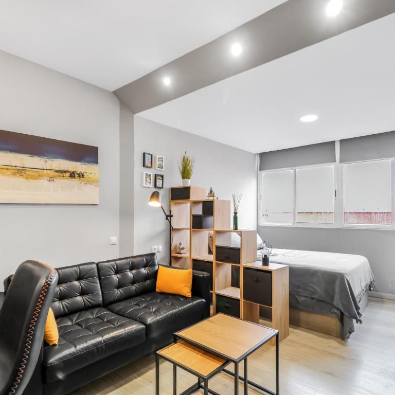 Wave Studio Las Canteras - One-Bedroom Apartment - 1
