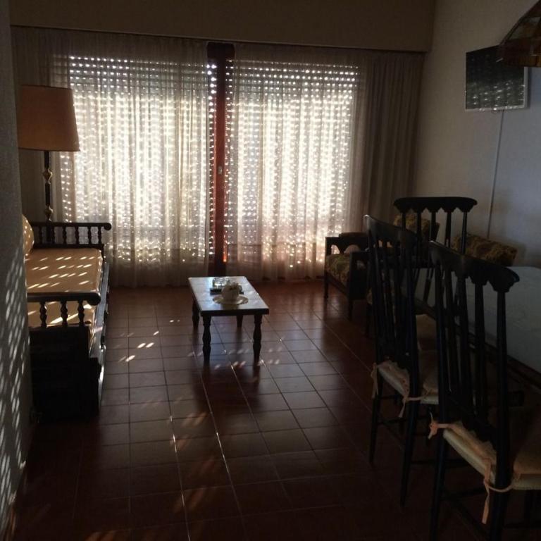 Miramar, Depto 2 ambientes, excelente ubicación, con cochera - One-Bedroom Apartment - 5