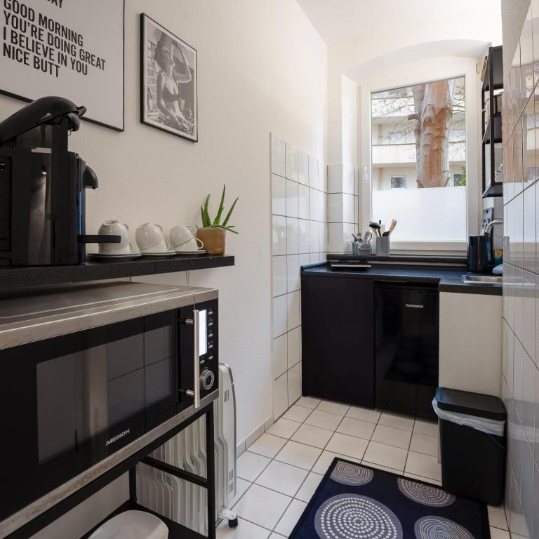 Modern Living Apartment - 3-Zimmer - Nürnberg Nord, ruhige Seitenstraße, fußläufig Straßenbahn - Appartamento con 2 Camere da Letto - 4