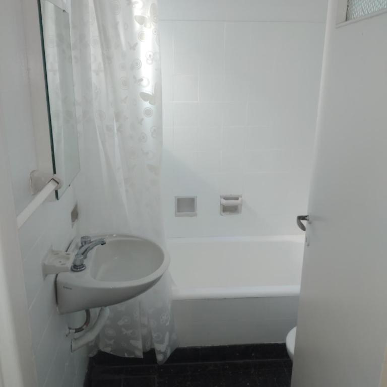 Hermoso departamento, muy bien ubicado en Mar del Plata, 2 Cuadras de Balneario la Perla - One-Bedroom Apartment - 10