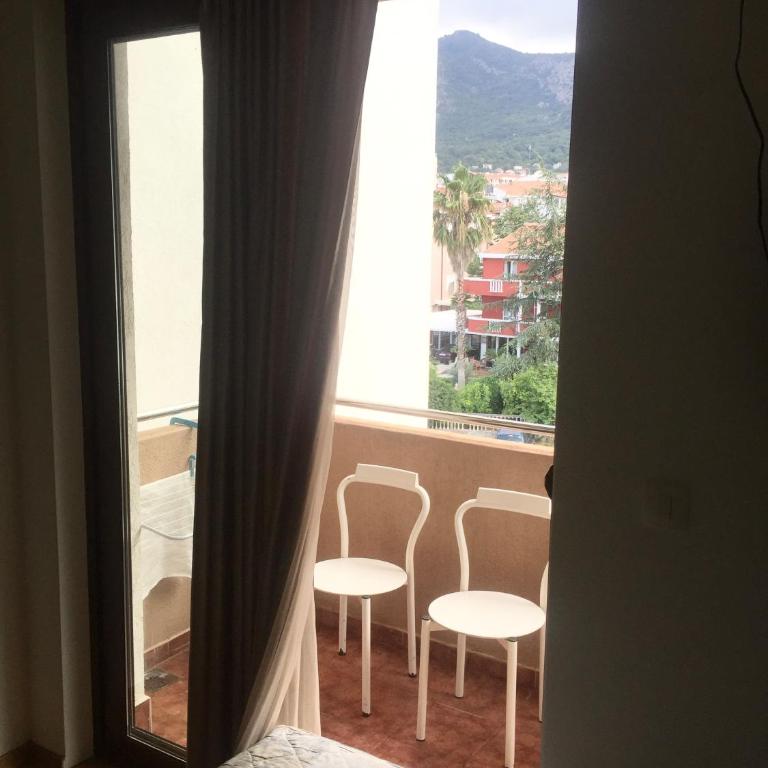 Apartments Apollonia Budva - Apartment with Balcony - 3