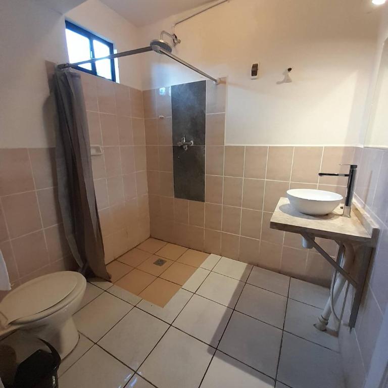 Fonda Amboró - Habitación Familiar - 4