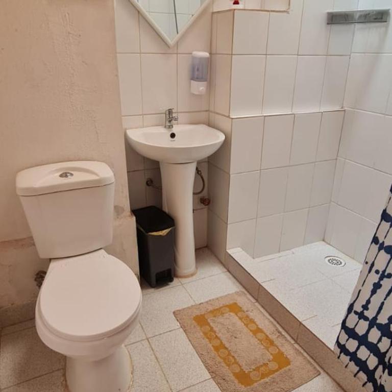 Hostal Likancabur - Habitación Triple con baño privado - 15