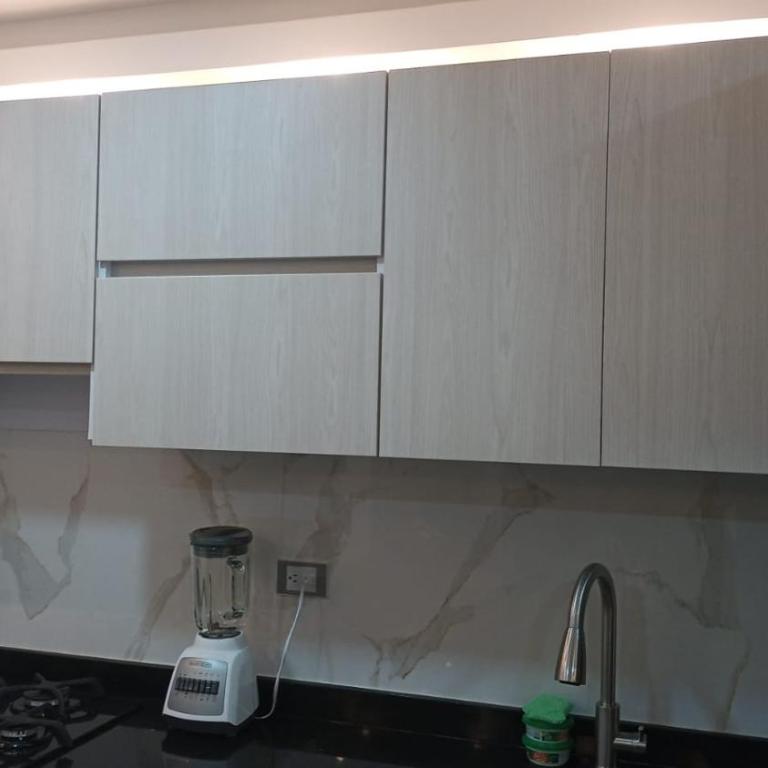 EDIFICIO LOS PINOS EN LA URB. LAS ACACIAS - Apartamento de 3 dormitorios - 21