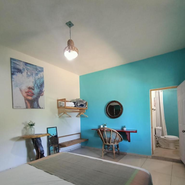 Mar de Fondo - Habitación Doble con baño privado - 1 o 2 camas - 6