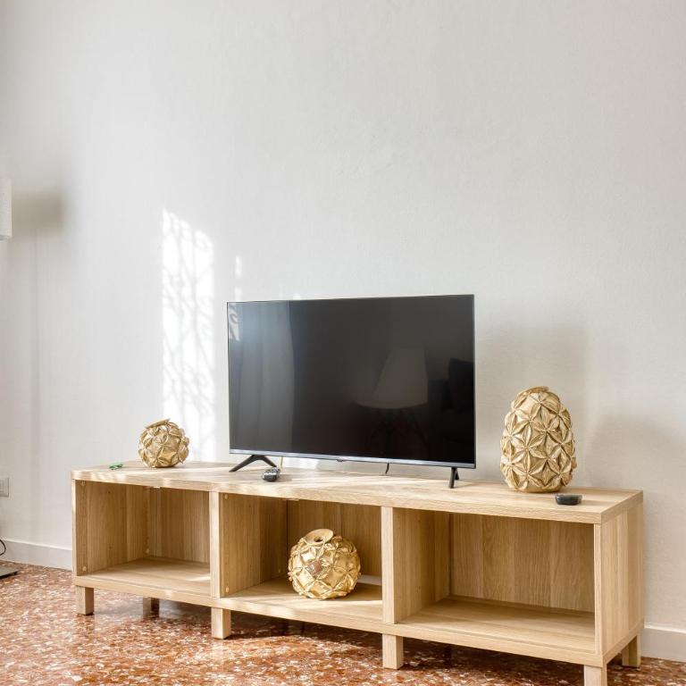 Charme Apartment In Balduina by RHR - Two-Bedroom Apartment - 10
