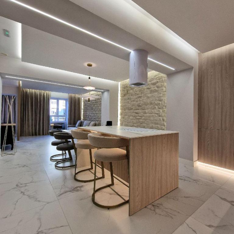 LUXURY IN "PLAZA LUCEROS" in the heart of the city & beach - Deluxe Apartment - 8