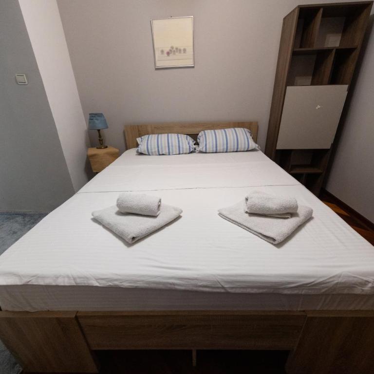 Lux Place Apartments Downtown - Two-Bedroom Apartment - 9