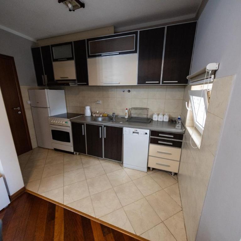 Lux Place Apartments Downtown - Two-Bedroom Apartment - 5