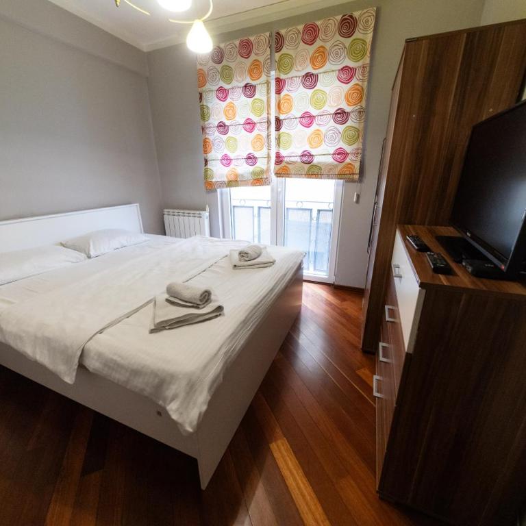Lux Place Apartments Downtown - Two-Bedroom Apartment - 7