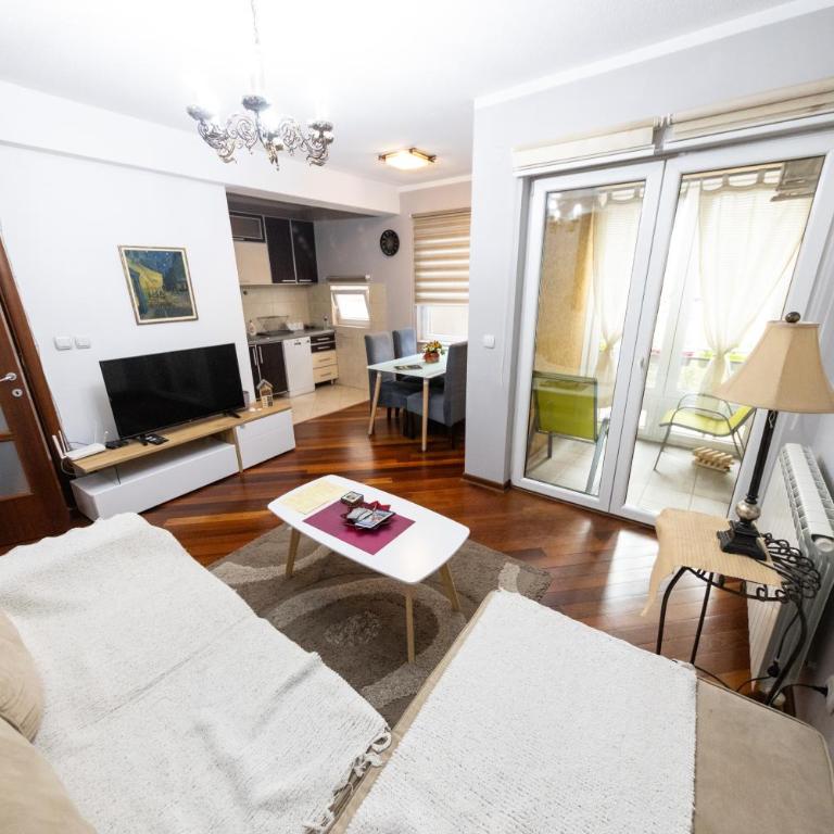 Lux Place Apartments Downtown - Two-Bedroom Apartment - 3