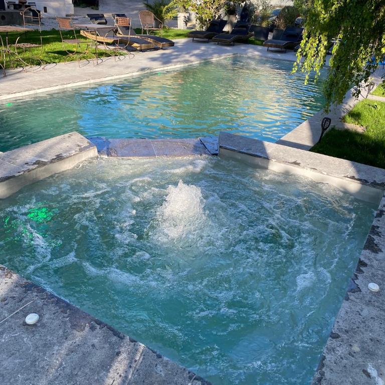 Demeure Saint Louis Historic manor, air-conditioned, free private parking, City 700m, WIFI, view - Doppelzimmer Saint Louis mit Blick auf die mittelalterliche Stadt - 15