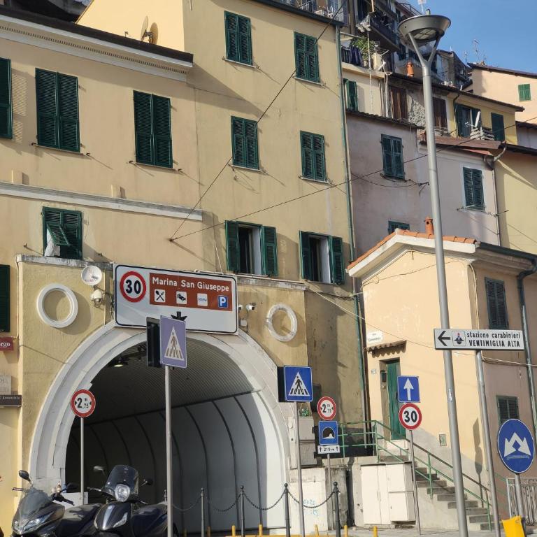 La Finestra sul Borgo - Appartamento con 2 Camere da Letto - 5