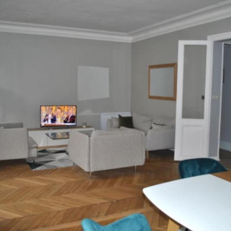 Appartement de 80 m² proche Gare du Nord - Appartement 2 Chambres - 11