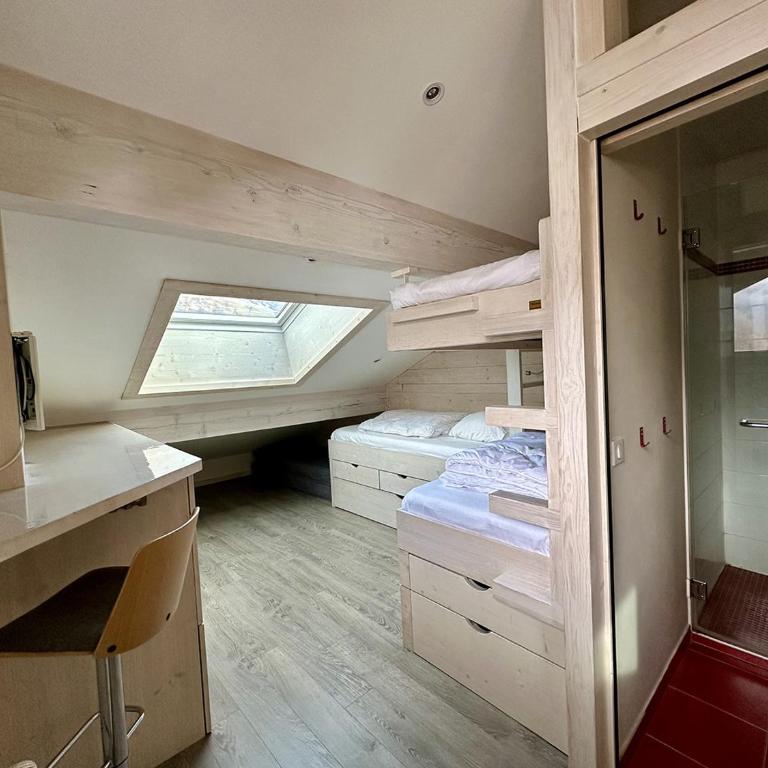 Duplex skis aux pieds centre village - 6 couchages - 2 salles de bain - Appartement 2 Chambres - 17
