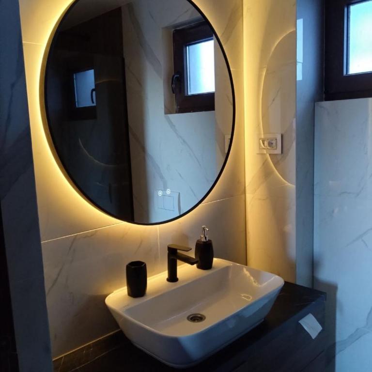 FlowHouse - cozy place for you. - Three-Bedroom Villa - 8