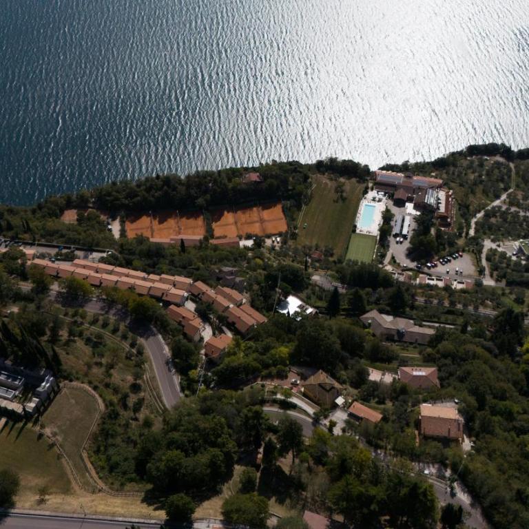 CASA NAVLA' AppartamentI "Ulivi"- "Fiori" -"Velieri"-"Luna"-"Nido"-"Taverna" - Appartamento con 2 Camere da Letto - 2