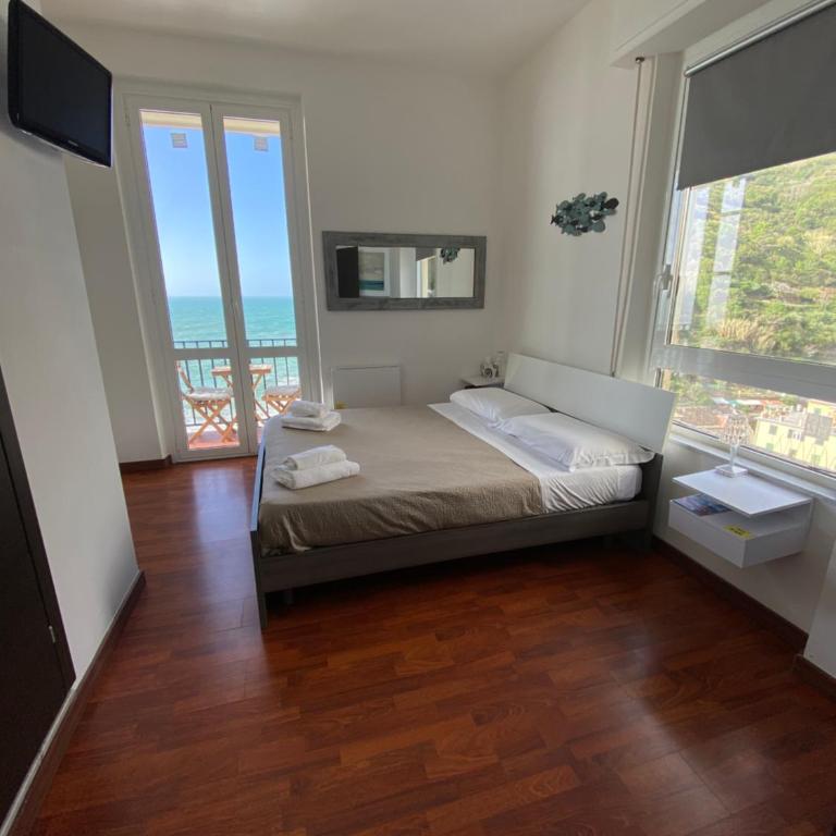 Sollevante Guest House - Camera Matrimoniale con Vista Mare - 2