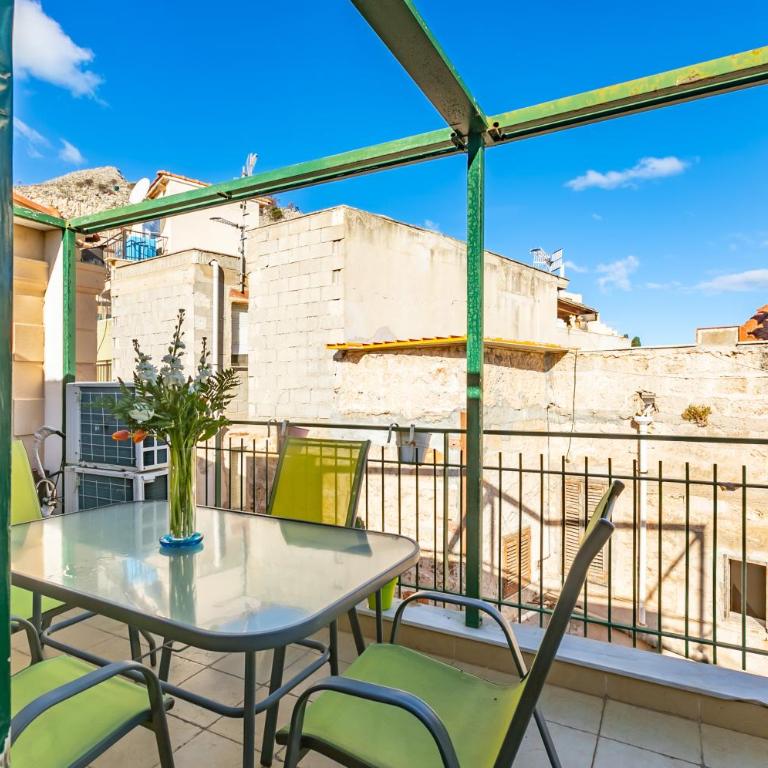 GuestHost - Sea View Charm - Mondello Apartment with Terrace - Appartamento con 2 Camere da Letto - 10