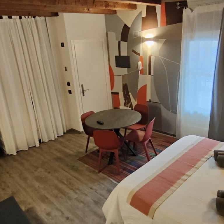 ANNAMA Coliving - King Studio with Sofa Bed - 9
