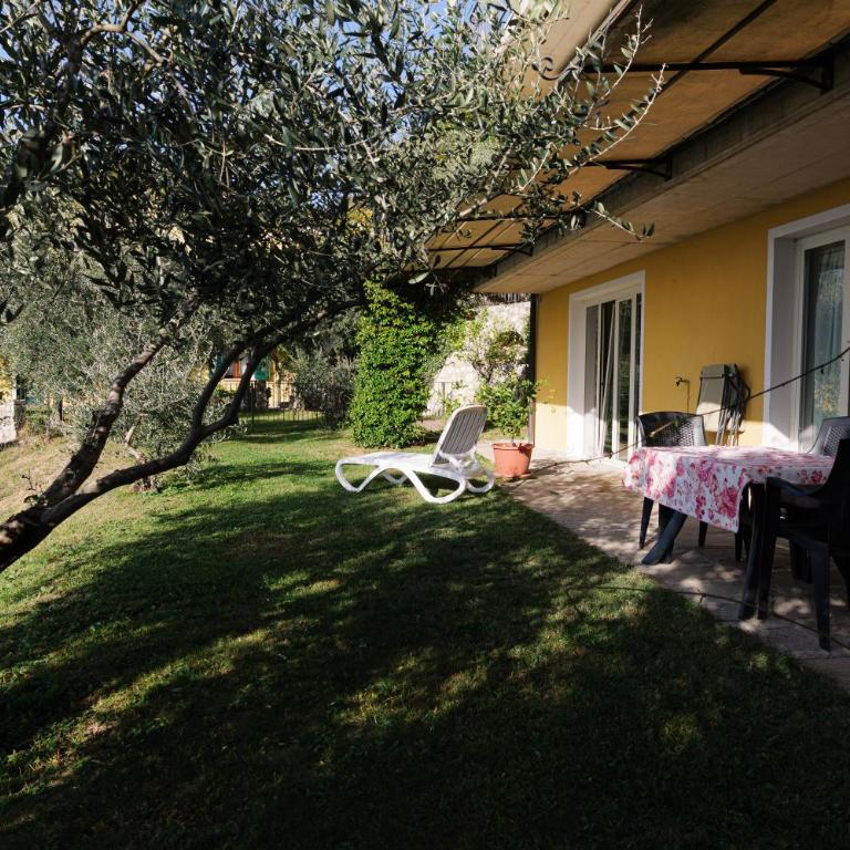 CASA NAVLA' AppartamentI "Ulivi"- "Fiori" -"Velieri"-"Luna"-"Nido"-"Taverna" - Appartamento con Vista Lago - 3