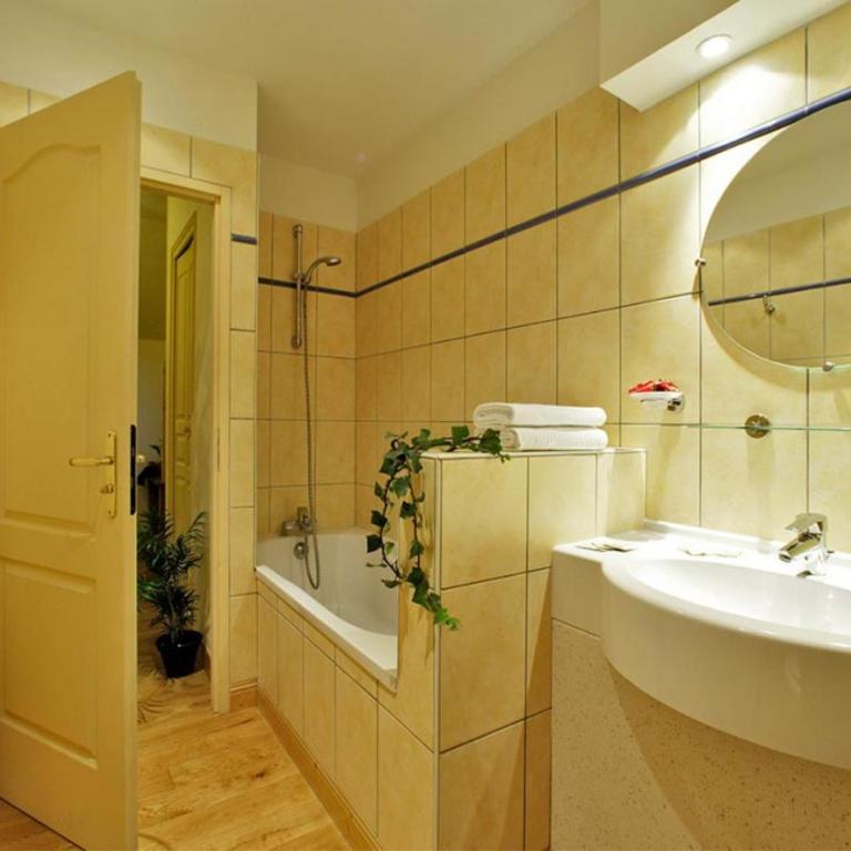 La Villa des Consuls - Gîte de tourisme de charme - Grande Chambre Double (2ème Étage) - 6