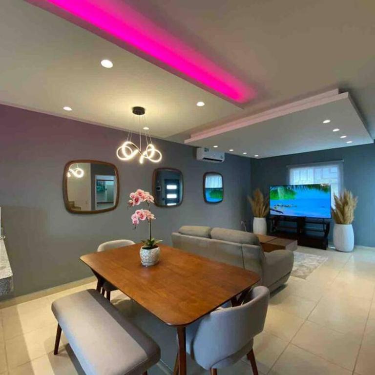 Casa Destinos - Four-Bedroom House - 11