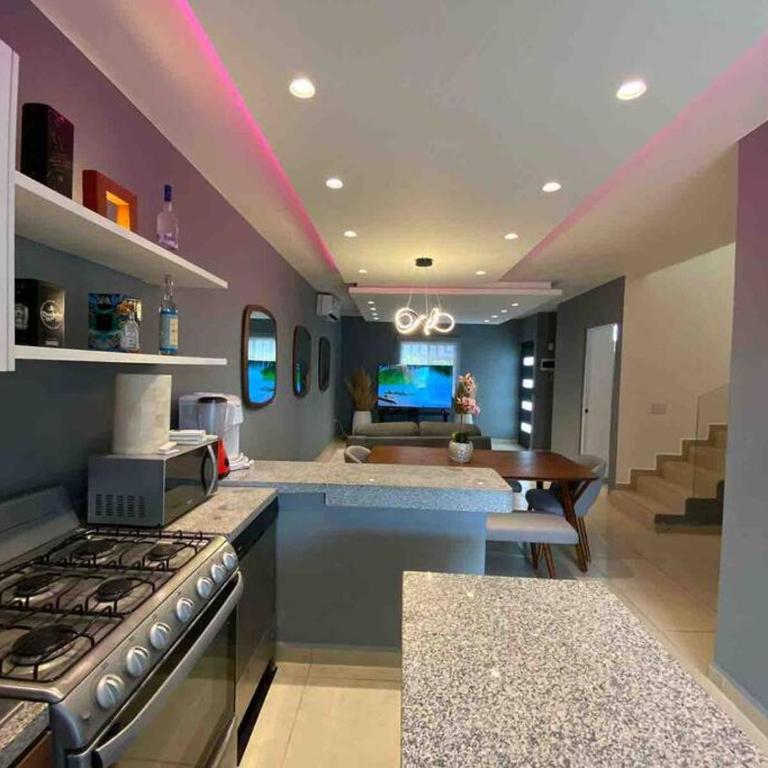 Casa Destinos - Four-Bedroom House - 10