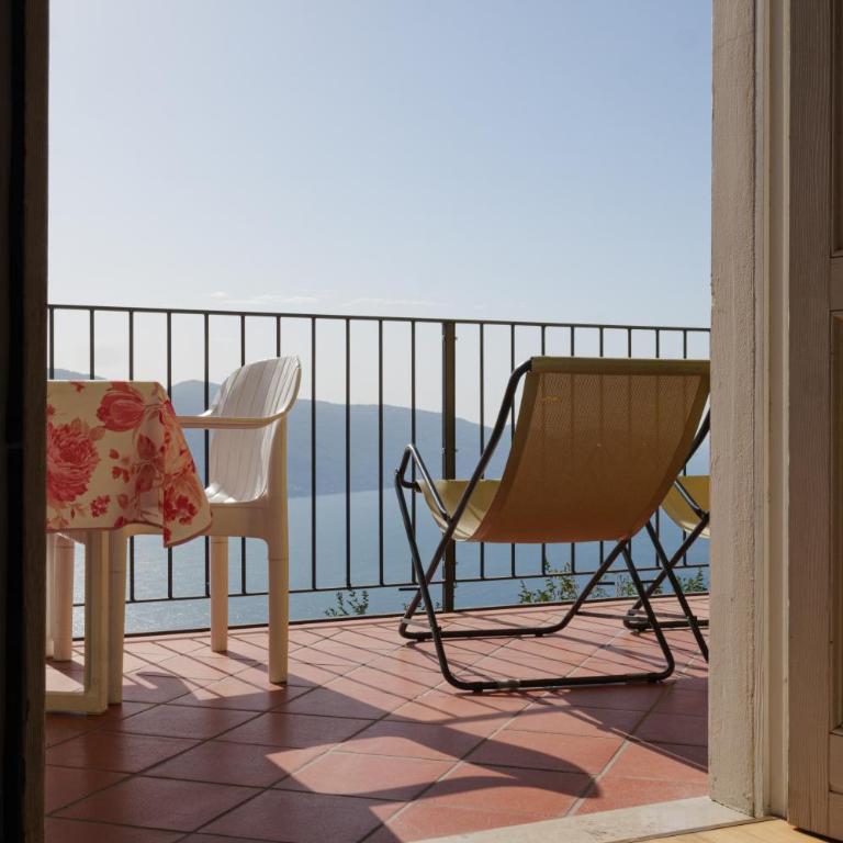 CASA NAVLA' AppartamentI "Ulivi"- "Fiori" -"Velieri"-"Luna"-"Nido"-"Taverna" - Appartamento con Vista Lago - 3