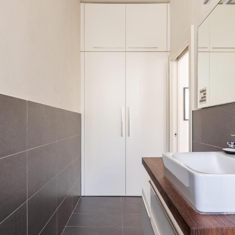 Stile e Comodità Bilocale Milano - Appartamento con 1 Camera da Letto - 3