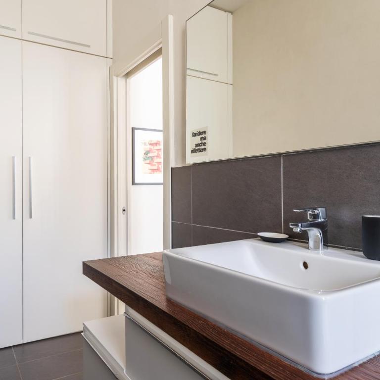 Stile e Comodità Bilocale Milano - Appartamento con 1 Camera da Letto - 4