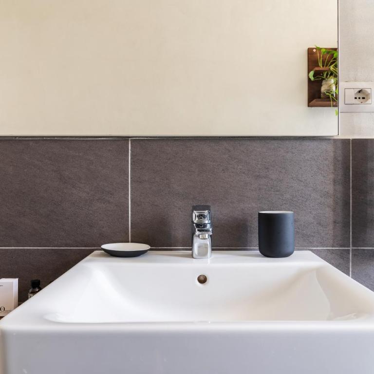 Stile e Comodità Bilocale Milano - Appartamento con 1 Camera da Letto - 14