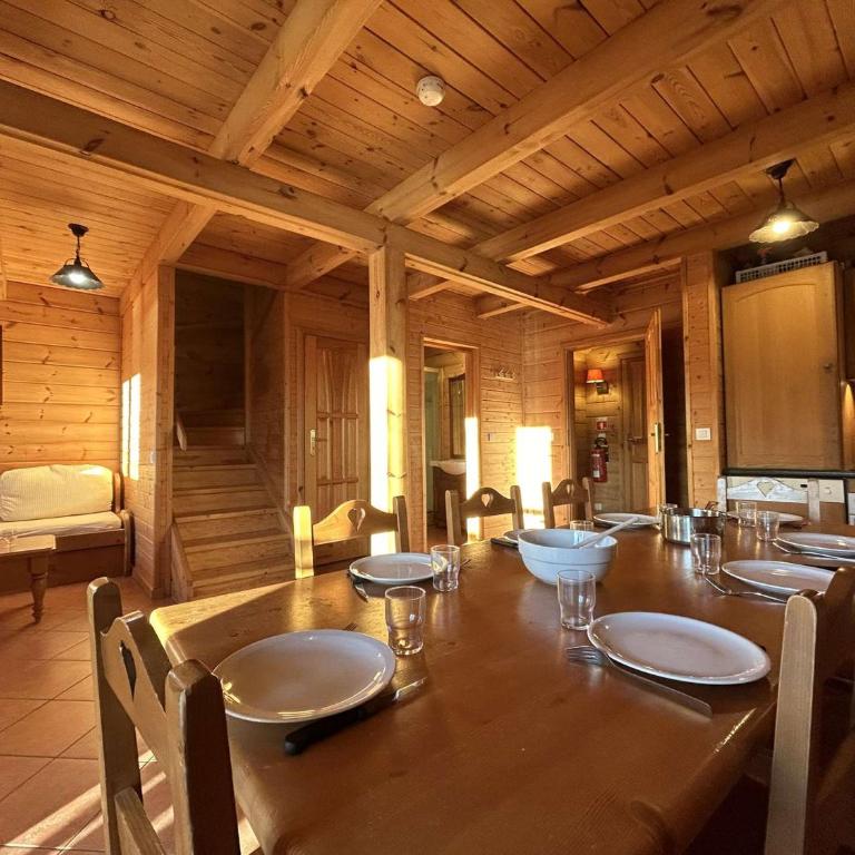 Superbe chalet pour 8 pers. près pistes et commerces, cheminée, terrasse, piscine, navette, ménage inclus - FR-1-651-11 - Chalet - 5