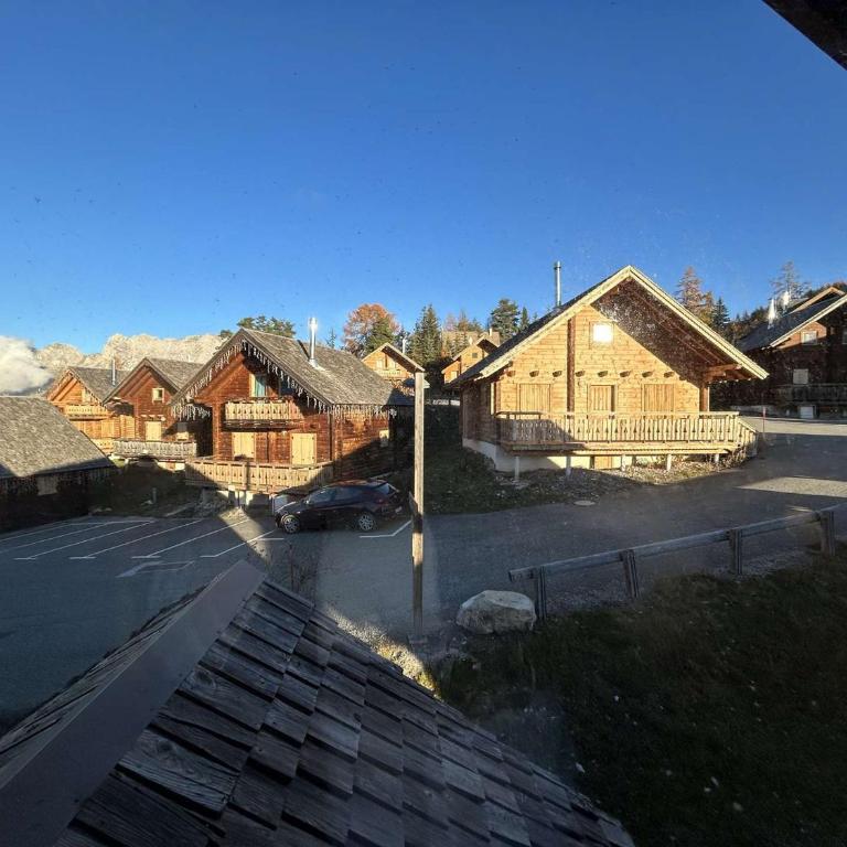 Superbe chalet pour 8 pers. près pistes et commerces, cheminée, terrasse, piscine, navette, ménage inclus - FR-1-651-11 - Chalet - 29
