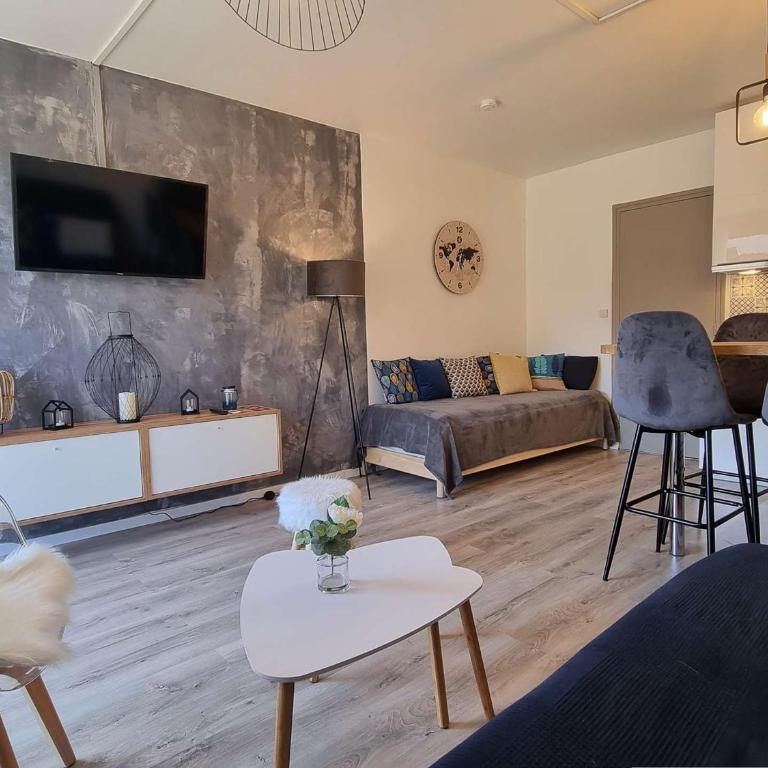 Studio rénové 4 pers. avec WiFi, proche pistes et commerces - SuperDévoluy - FR-1-525-276 - Apartment - 1