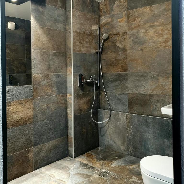 Chalet Hôtel du Bois - Chambre Double - Accessible aux Personnes à Mobilité Réduite - 1