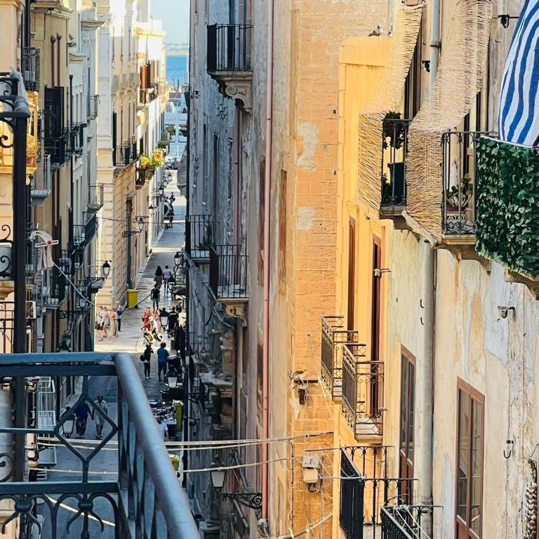 VIA ROMA - One-Bedroom Apartment - 4