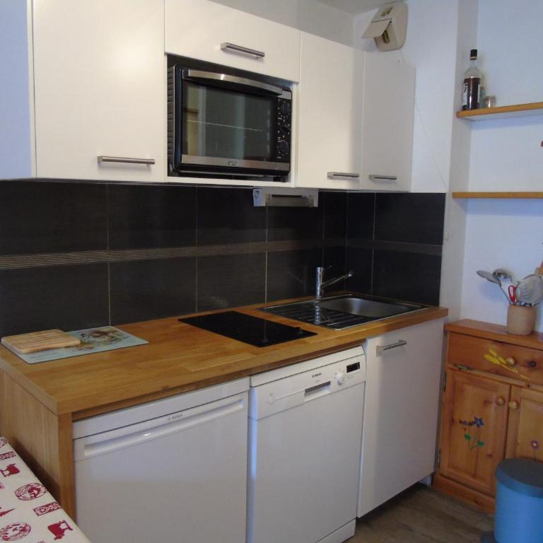Studio cosy avec cabine, balcon, proche télécabine, commerces et écoles de ski à Valfréjus - FR-1-561-8 - Studio - 10