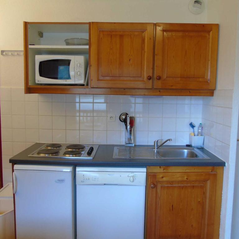 Charmant 2 pièces à Valfréjus, balcon ouest, proche télésièges et commerces, idéal 4 personnes - FR-1-561-6 - Apartment - 10