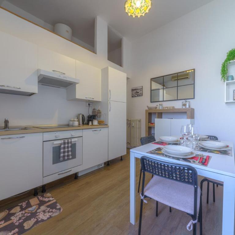 Suite in the Center of Bologna by Synergy Up to 4 Guests - Casa con 1 Camera da Letto - 16