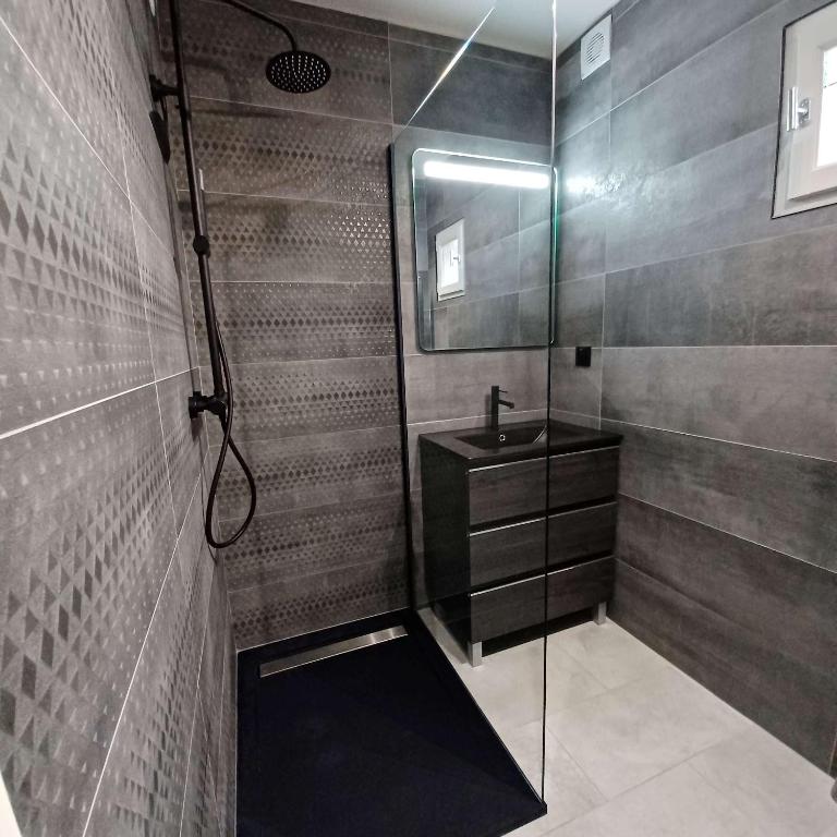 APPARTEMENT CLIMATISÉ AVEC TERRASSE ET APERÇU MER - Golfe de Saint-Tropez - Appartement 1 Chambre - 14